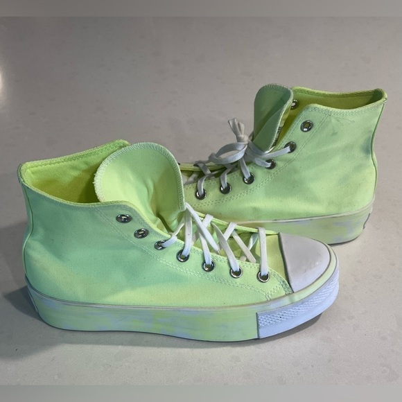 Converse Women's Chuck Taylor All Star Lift Platform High Volt Size 8 Shoes - Picture 2 of 7